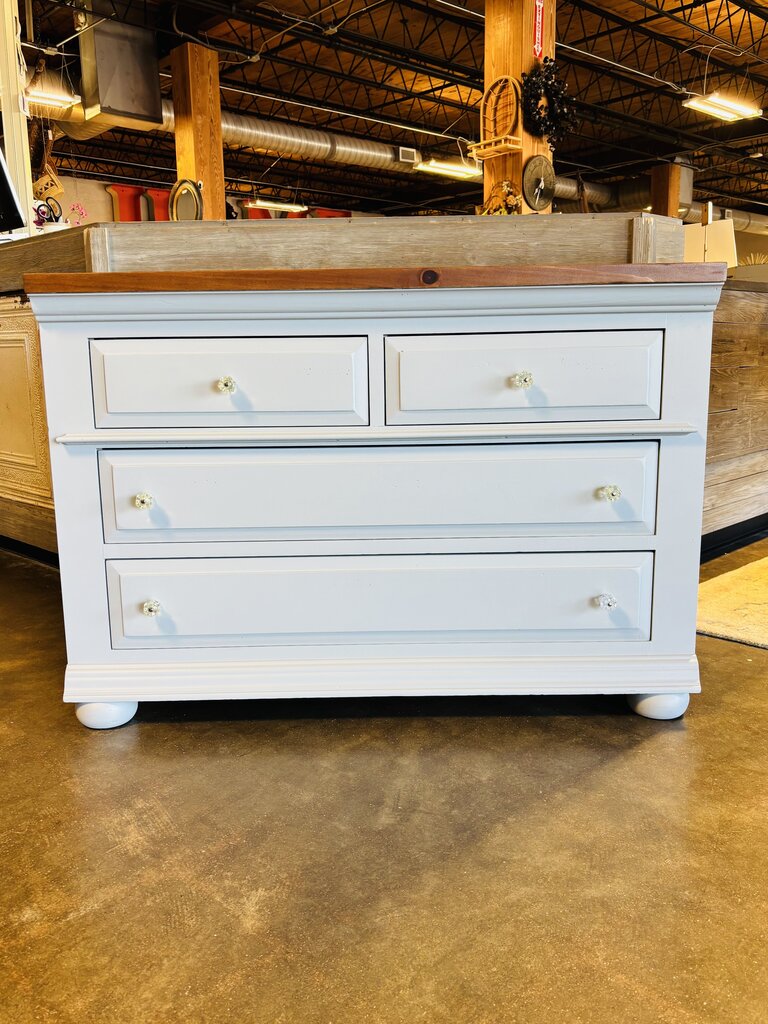 4 Drawer Dresser 44.25 X 18.25 X 30.75