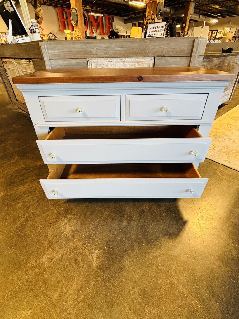 4 Drawer Dresser 44.25 X 18.25 X 30.75