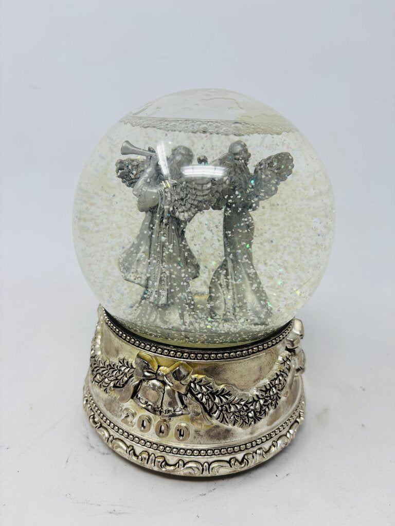 Angel Snowglobe