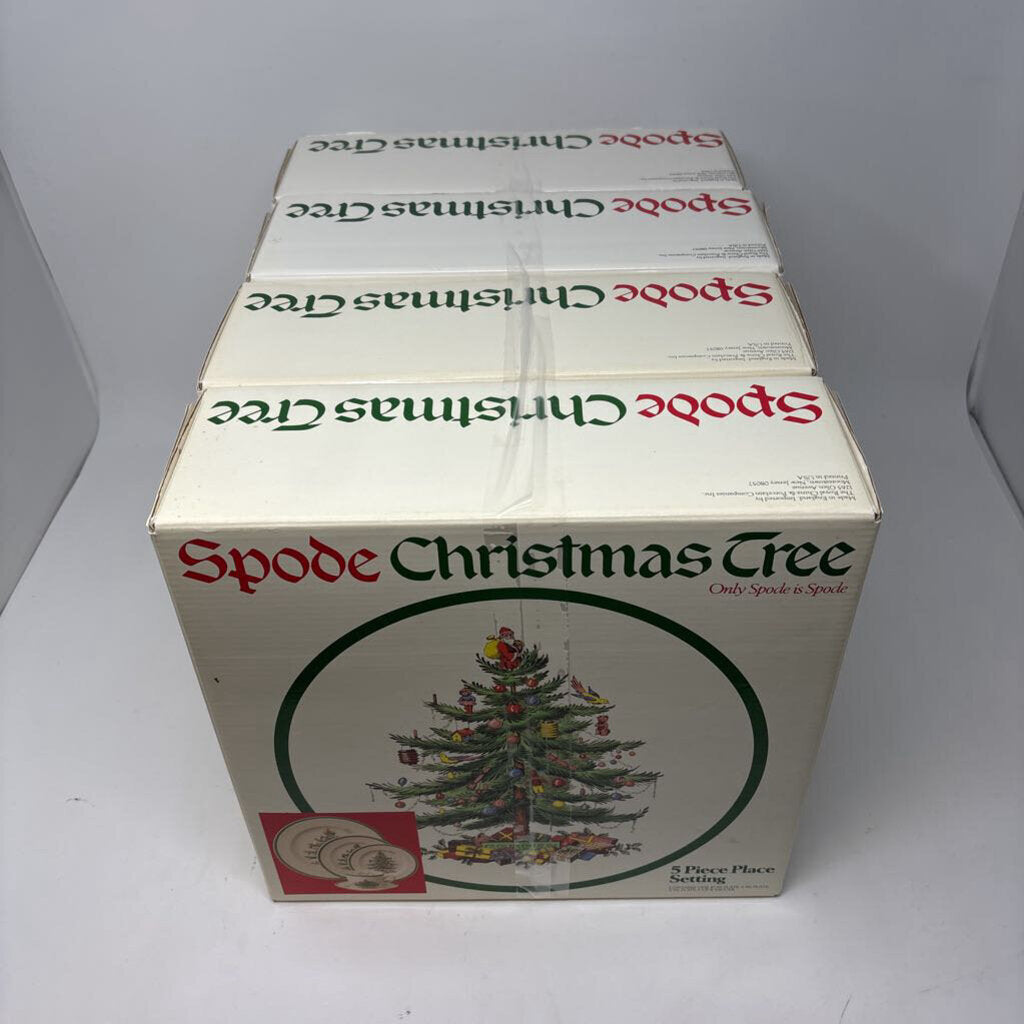 SPODE Christmas Tree Place Setting for 4