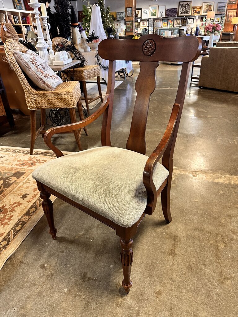Livingston Table & 8 Chairs 2 Leaves