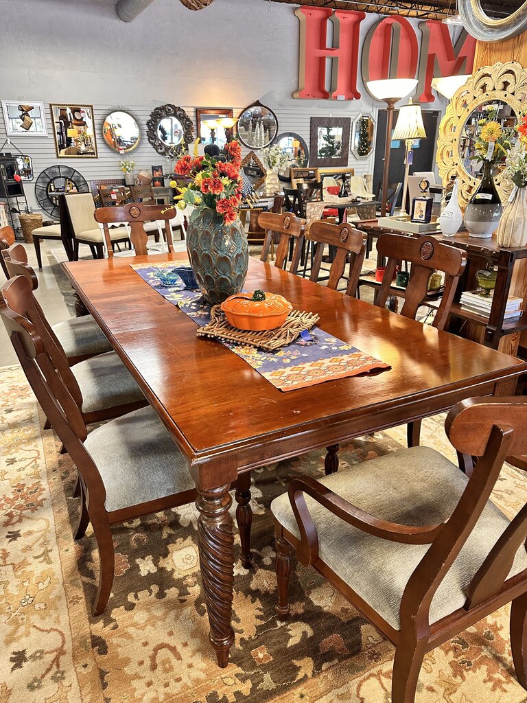 Livingston Table & 8 Chairs 2 Leaves