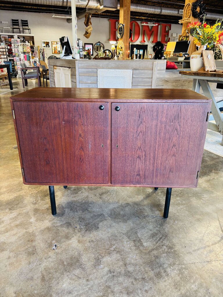 MCM 1070's Credenza Cabinet 42.5 X 16.75 X 32