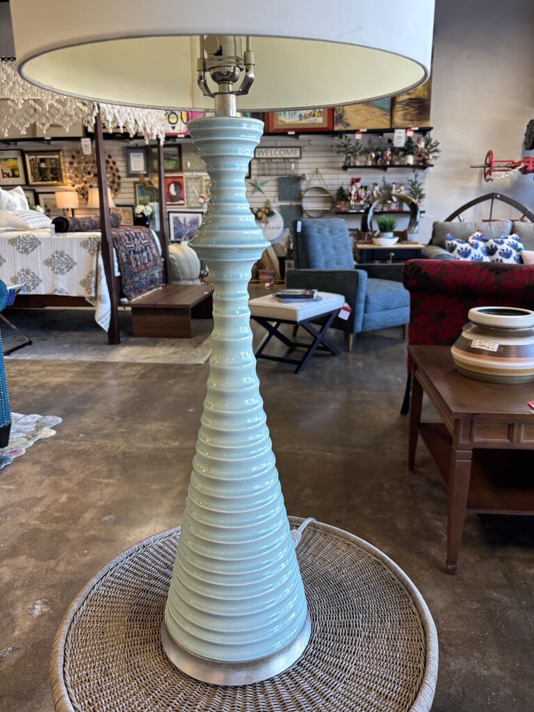 Ribbed Ceramic Base Lamp