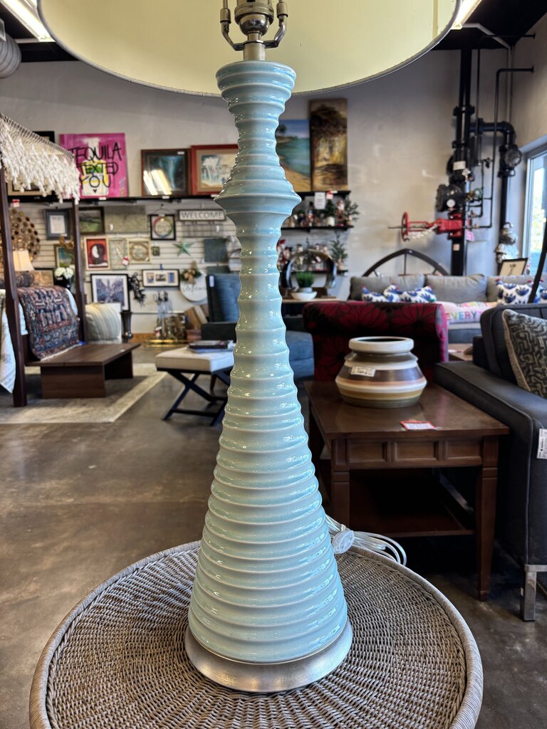 Ribbed Ceramic Base Lamp