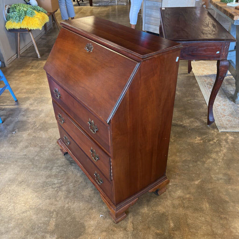 Secretary 30.5 X 16 x 38