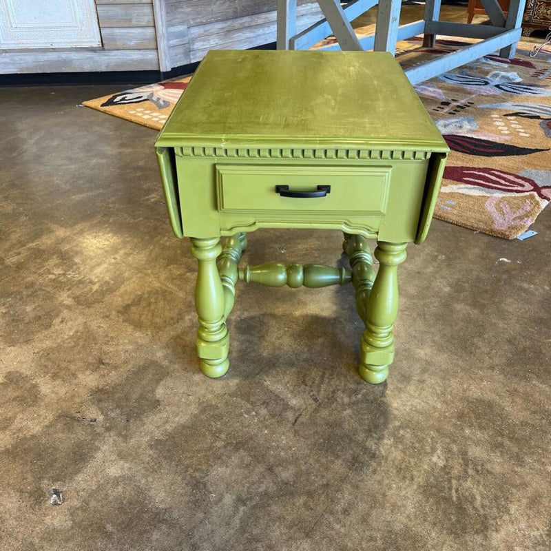 Painted Expandable End Table 28 X 20-36 X 24